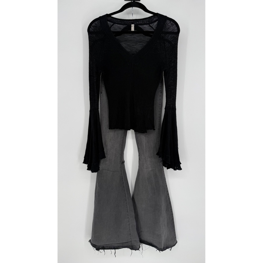 FREE PEOPLE WE THE FREE FLOAT ON FLARE PANTS WITH BLACK BELL‎ SLEEVE TOP XS